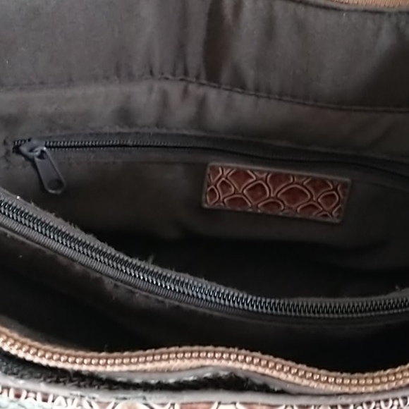 Guess Handbag - Picture 7 of 8